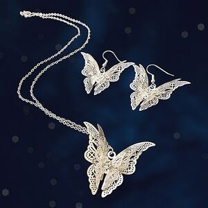 Butterfly Necklace Set